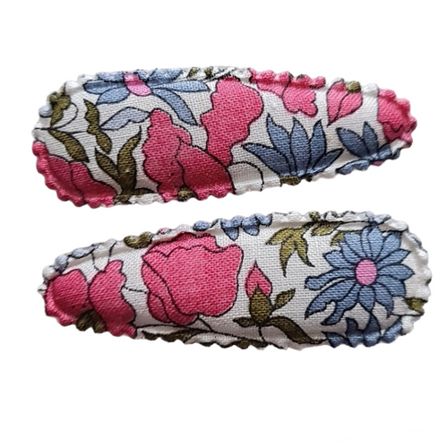 Floras Almond Scallop Clips - Liberty Poppy & Daisy Linen Pink